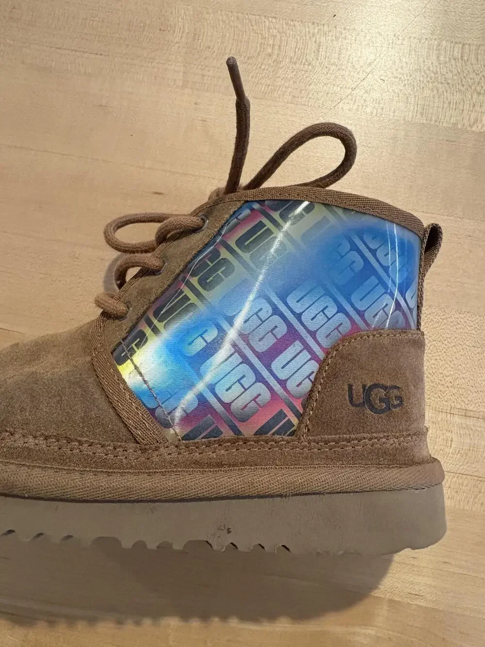 UGG Neumel Chromatic Boots Kids Size 2 Brown Suede Logo Panel Lace Up Shearling